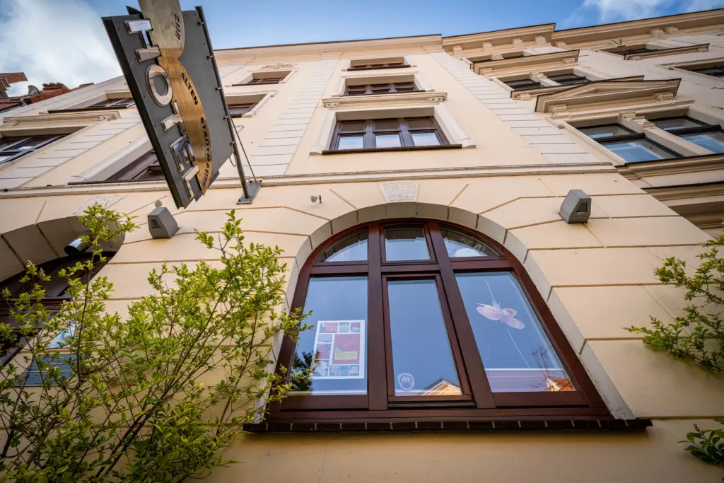 {acf_hotel_breakfast_image_group_alt_text}